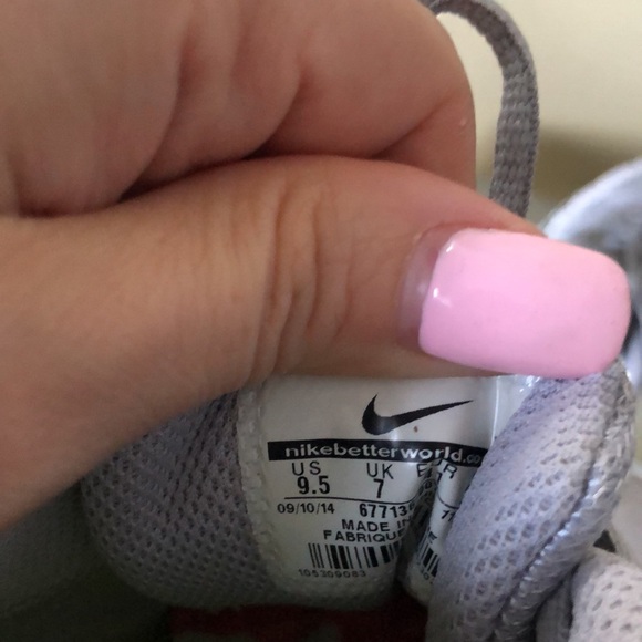 Nike Women's Orive NM Running Shoe Wolf Grey/Volt/Metallic Silver - Picture 9 of 9